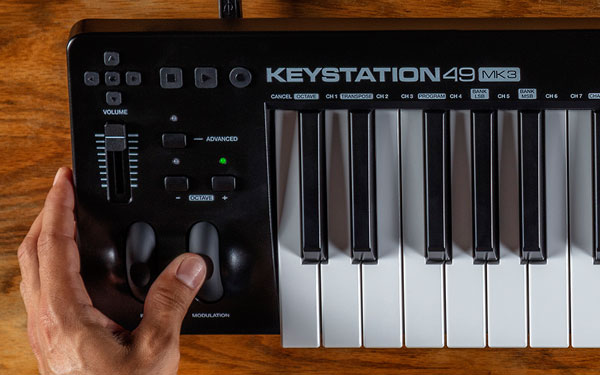 M-AUDIO KEYSTATION 49 MK3 2.jpg