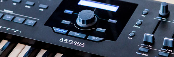 ARTURIA KeyLab mkII 61 White 700.jpg