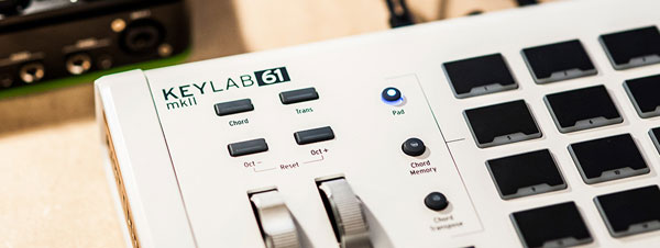 ARTURIA KeyLab mkII 61 White 1000.jpg