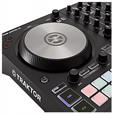 NATIVE INSTRUMENTS TRAKTOR KONTROL S2 MK3